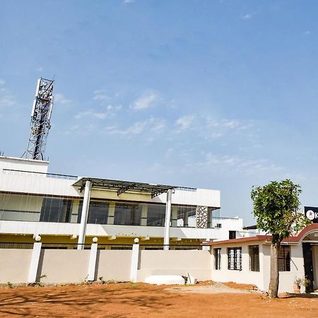 Oyo Hotel Karemore Celebration Bhandara Exterior photo